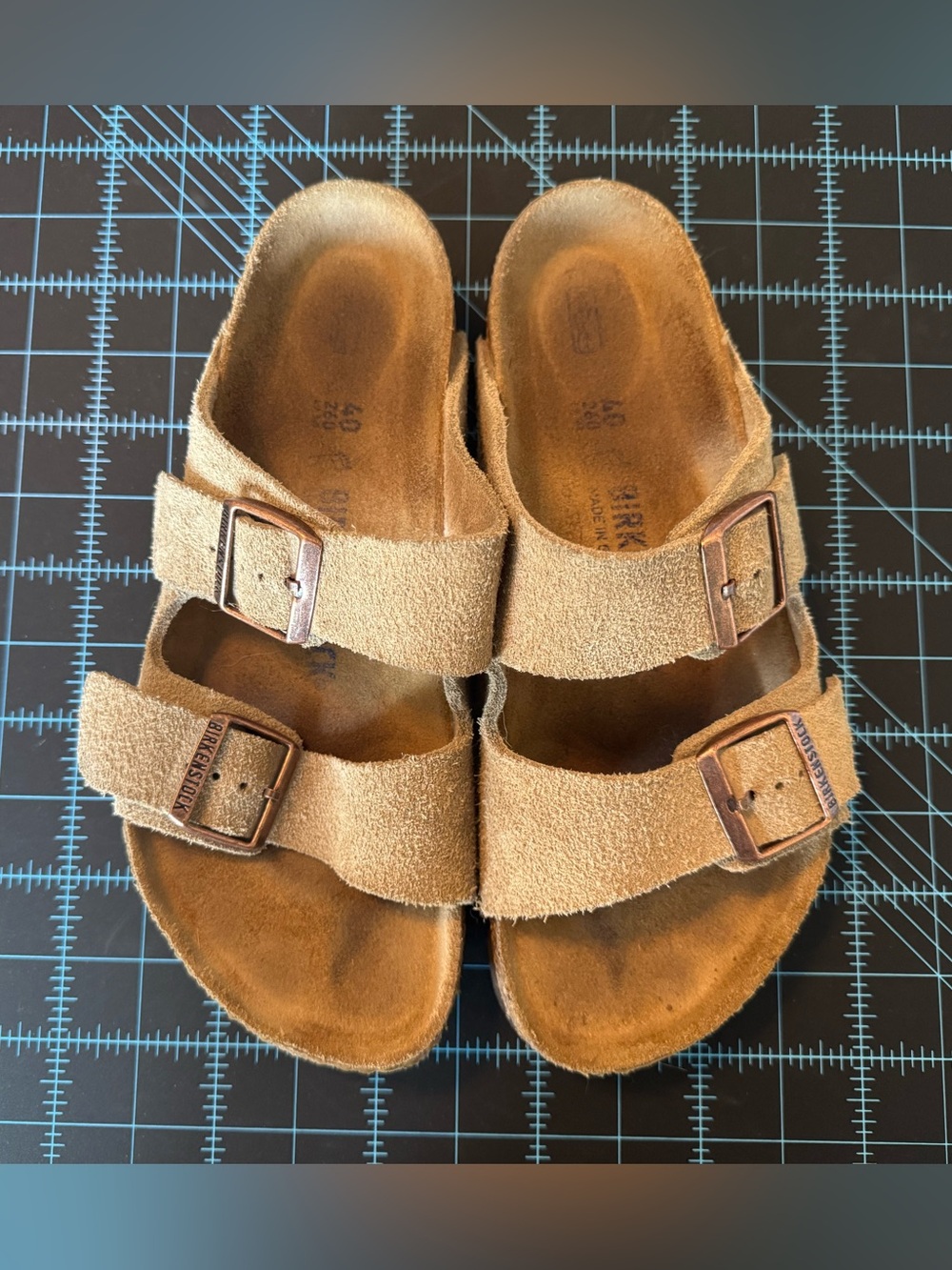 Arizona Soft Footbed Suede Taupe EU40 **REG/D WIDTH** ¡¡PLZ READ DESCRIPTION!!